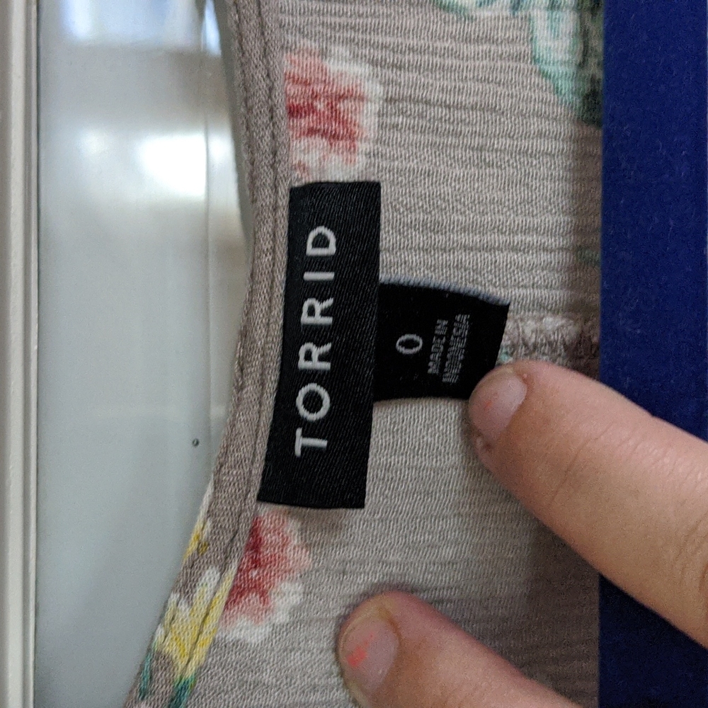 Torrid Open Shoulder Floral Tunic - Picture 8 of 8